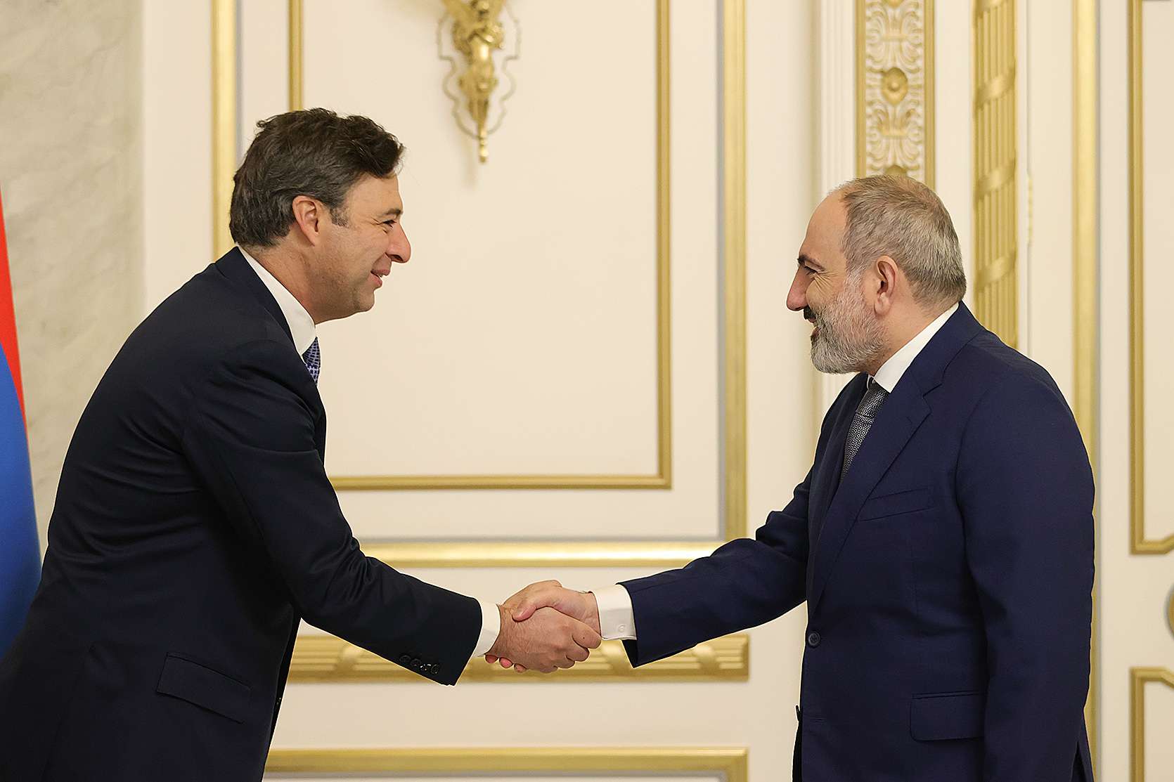 Пашинян и Эрнекян обсудили ход реализации программ «Корпорация Америка» в Армении и перспективы расширения