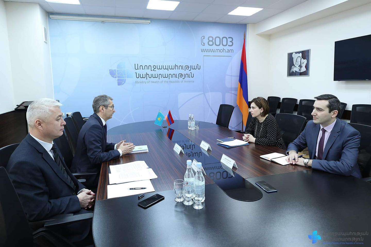 Առողջապահական համակարգը անընդմեջ աշխատում է երկու ճակատով