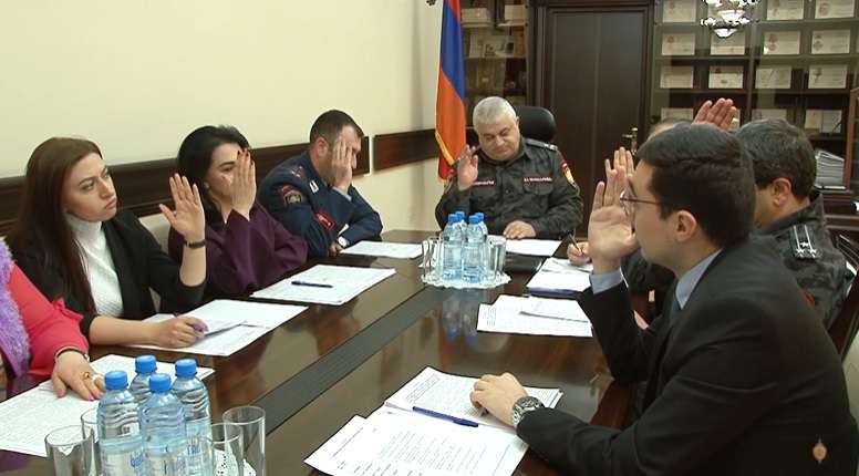 На заседании дисциплинарной комиссии принято решение об увольнении 7 полицейских