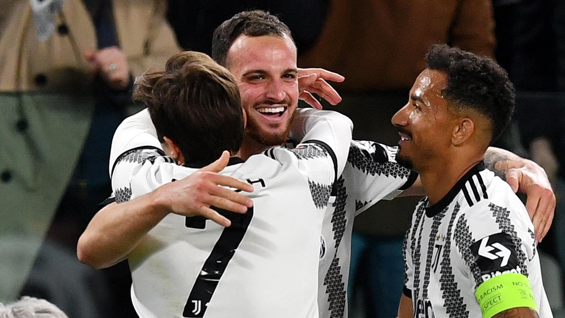 Juventus beats Sporting in a tough match at home (VIDEO)