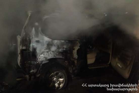 Առինջում մեքենա է այրվել