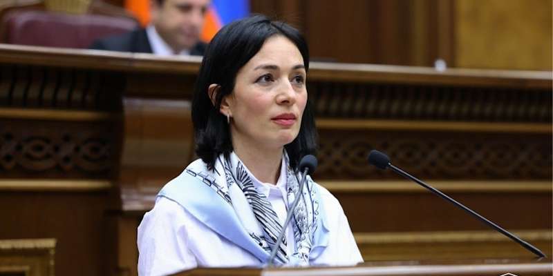 «Ունենք ուսուցիչներ, որոնք մինչև 595 հազար դրամ աշխատավարձ են ստանում». Անդրեասյան