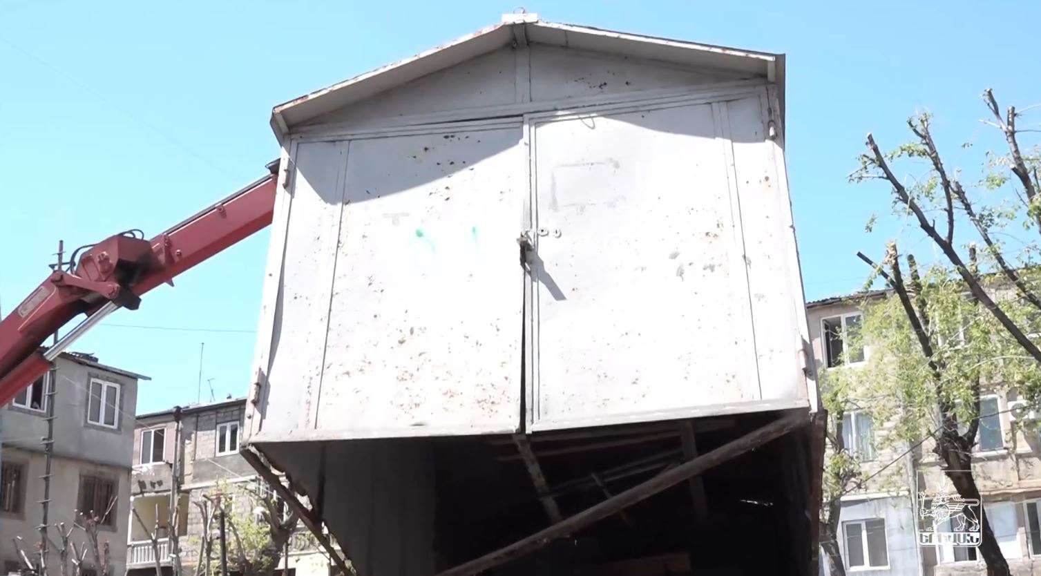 Բագրատունյաց և Արտաշիսյան փողոցների միջանկյալ բակը բարեկարգվում է (ՏԵՍԱՆՅՈՒԹ)