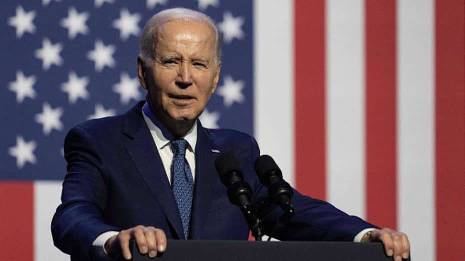 Joe Biden will sign bills to provide aid to Ukraine and Israel