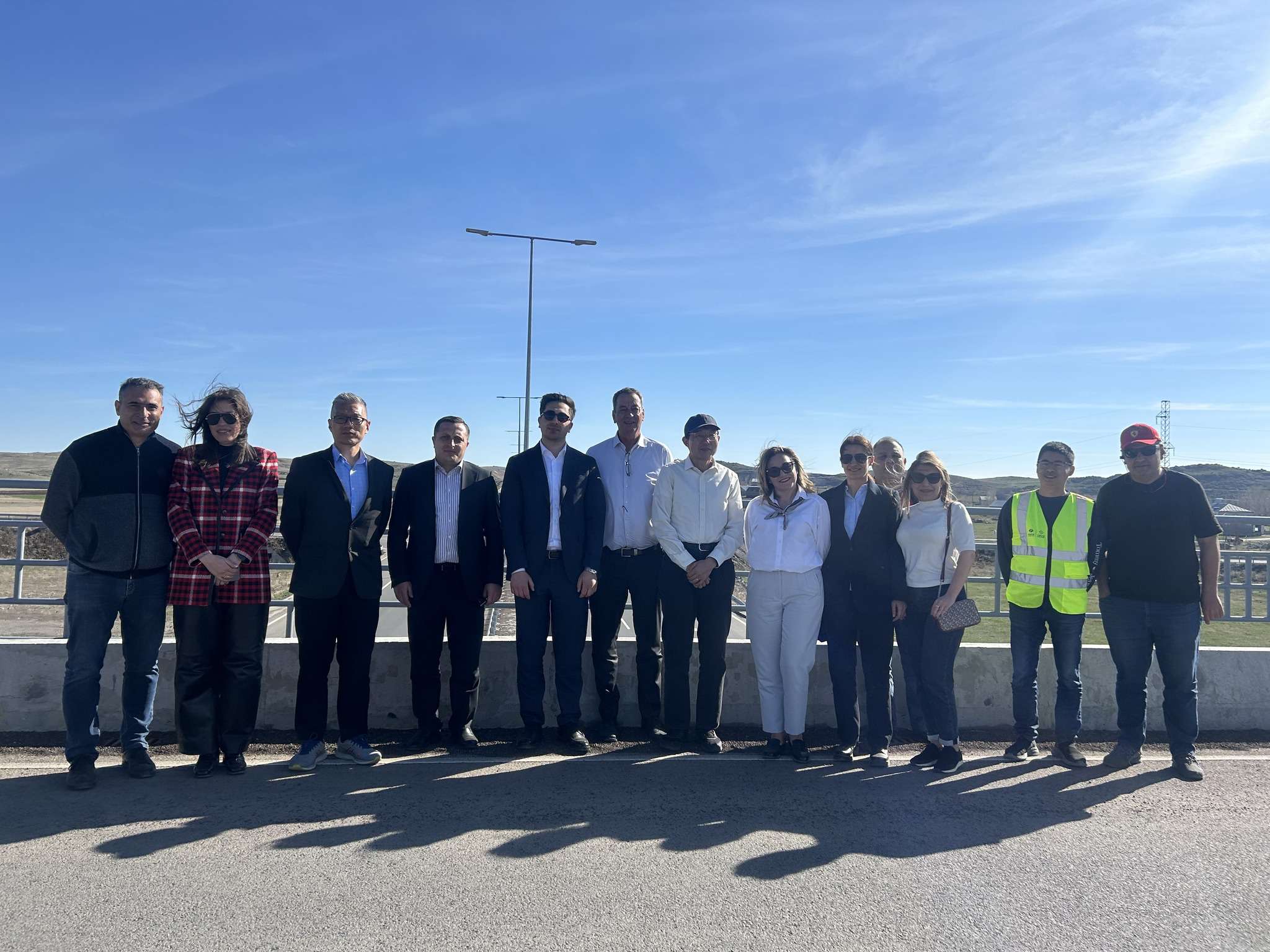 Չենի գլխավորած պատվիրակությունը Ճանապարհային դեպարտամենտի ներկայացուցիչների հետ մեկնել է Սյունիքի մարզ