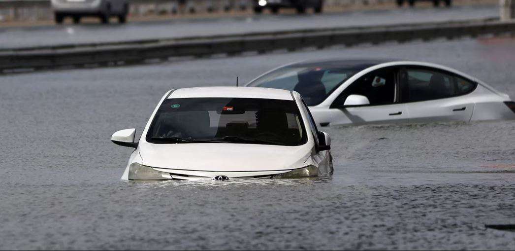 Flood in the United Arab Emirates (PHOTOS)