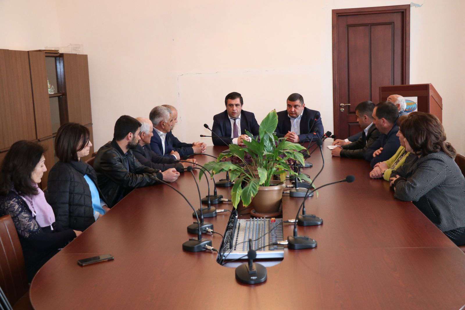 Субсидированное государством удобрение, будет роздано населению до 15 мая.