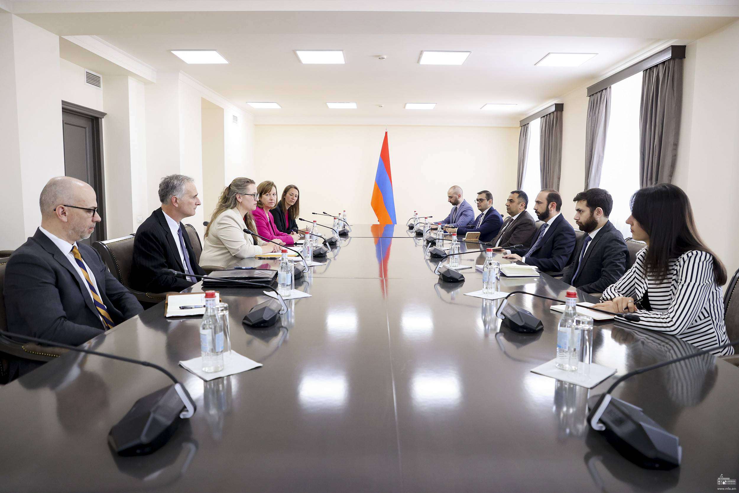 Ararat Mirzoyan met with the US Deputy Secretary of State and Louis Bono