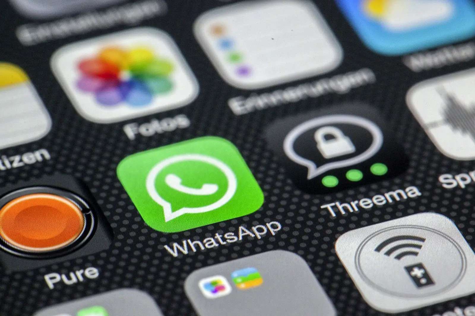 Apple has removed Telegram and WhatsApp from China