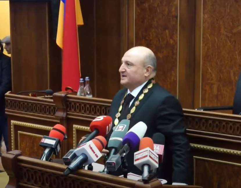 Վարդան Ղուկասյանը ստանձնեց Գյումրի համայնքի ղեկավարի պաշտոնը