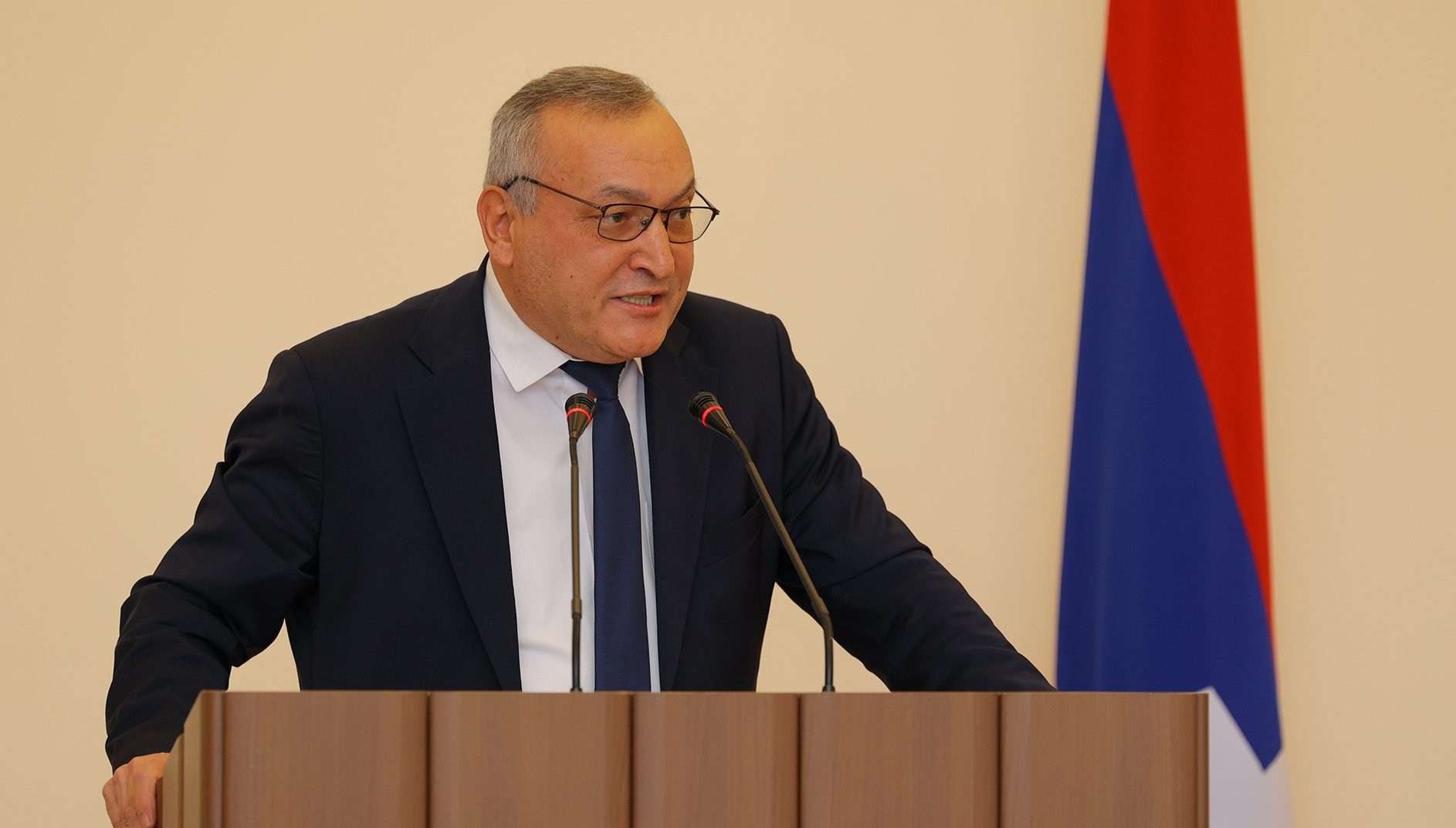«Подайте заявление об отставке, господин президент, или пусть вам выразят вотум доверия». Председатель Национального Собрания Арцаха