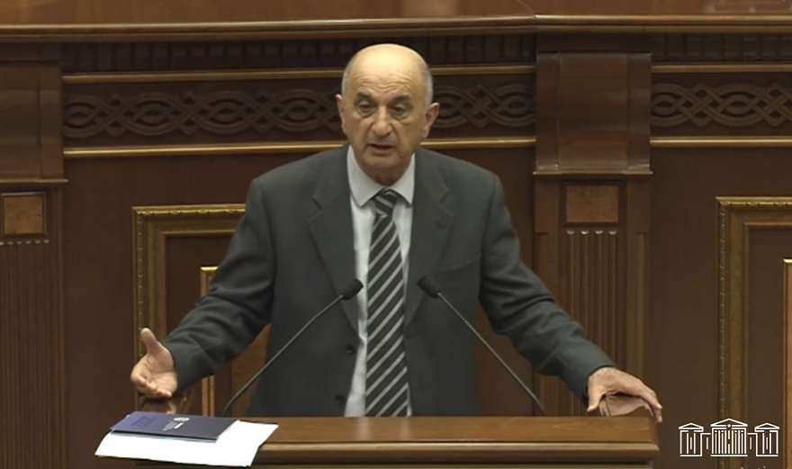 «Մեզ ընդդիմության շարքերում իդիոտներ, դատարկ դհոլներ ու հաճախորդներ պետք չեն». Վիգեն Խաչատրյան (ՏԵՍԱՆՅՈՒԹ)