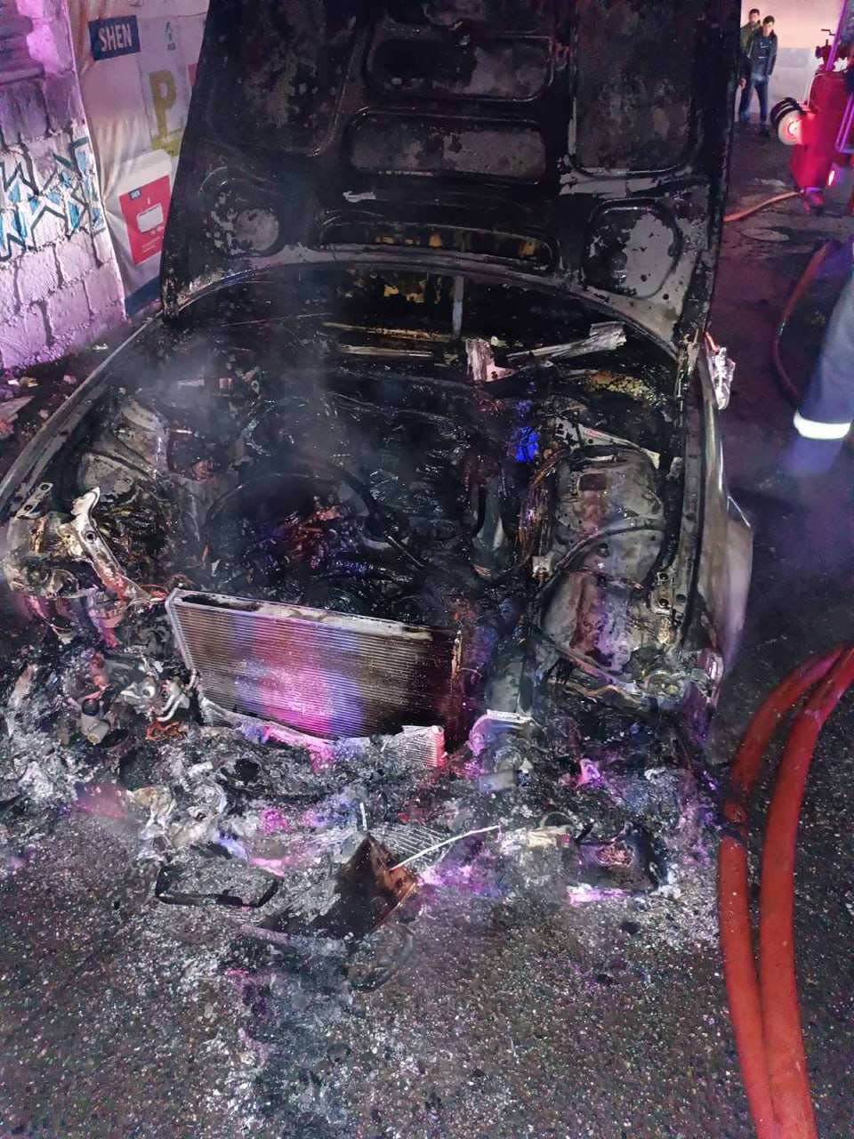 Երևանում «BMW 325» է այրվել (ԼՈՒՍԱՆԿԱՐՆԵՐ)