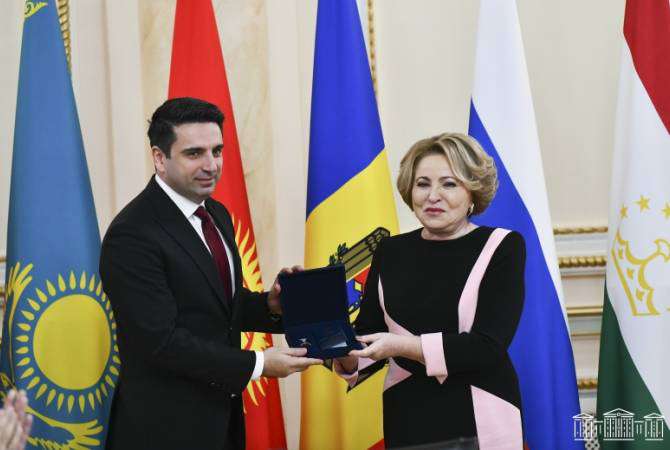 «Արդեն բոլոր կարմիր գծերն անցել է»․ Մատվիենկոն՝ Ալեն Սիմոնյանի մասին