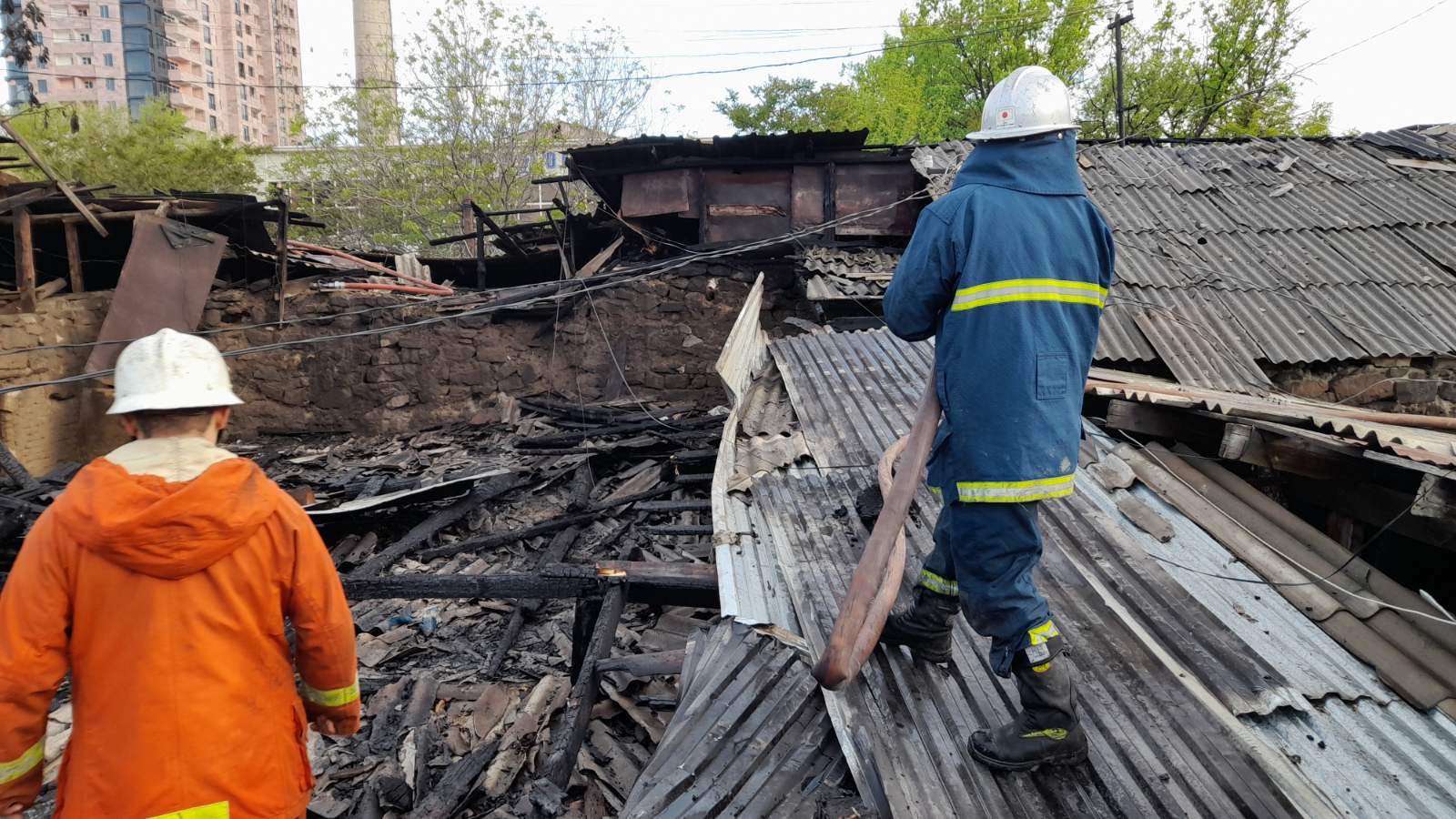 Երևանում 4 տան տանիք է այրվել