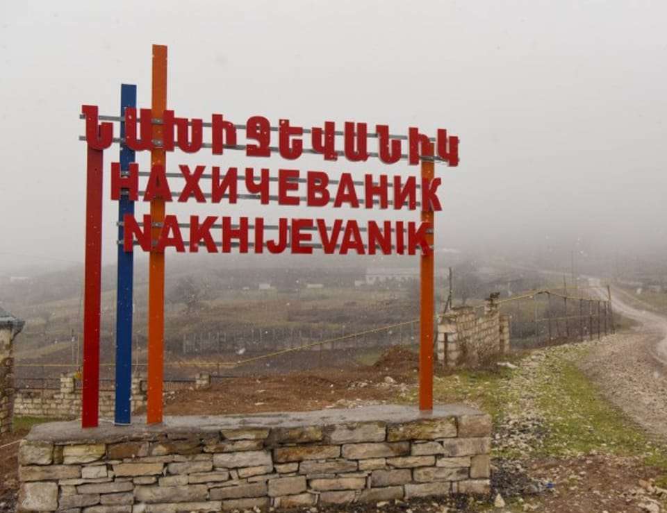 С азербайджанских боевых позиций был открыт огонь из разнокалиберного стрелкового оружия по трактору. МВД Арцаха