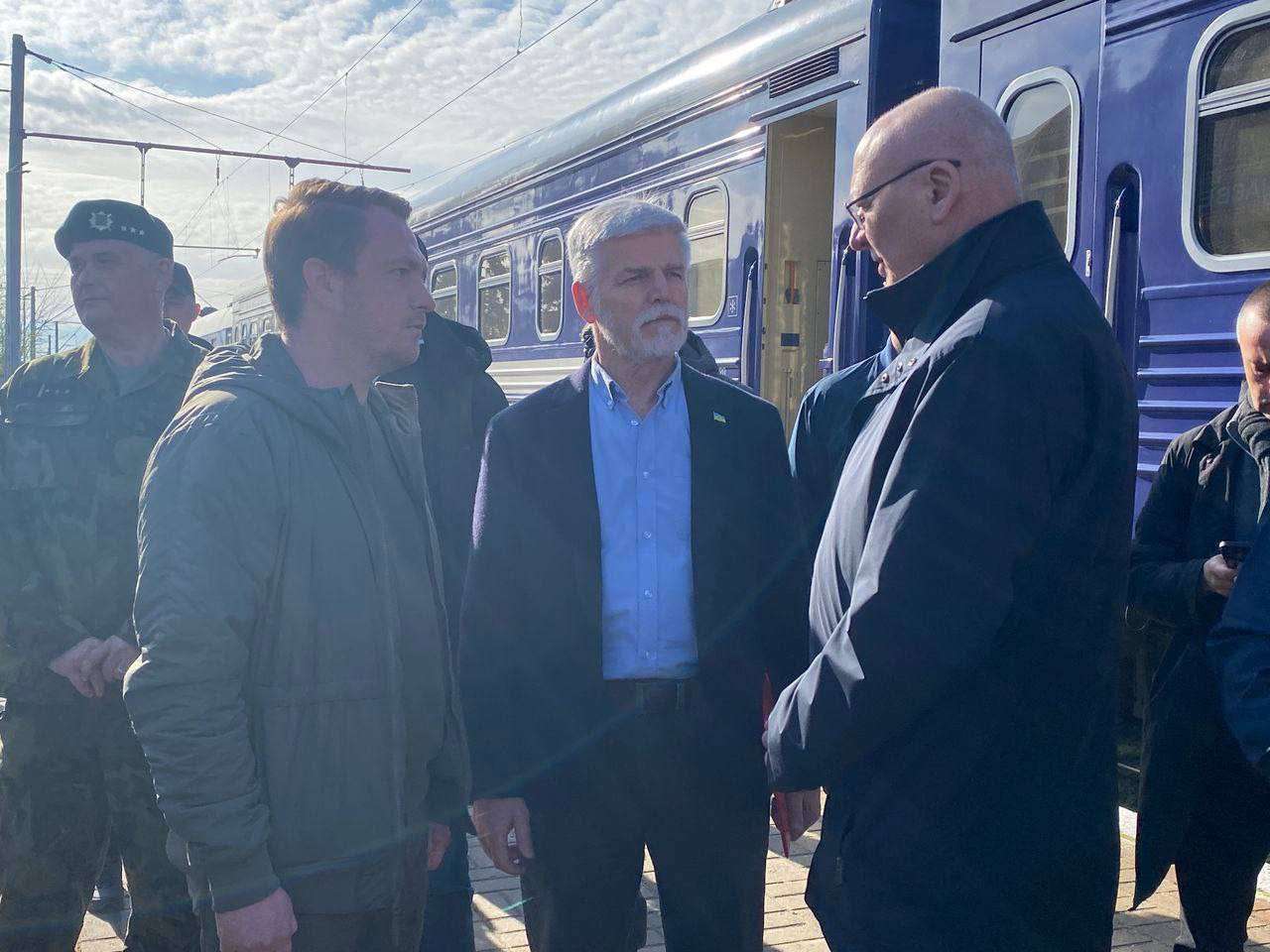 The presidents of the Czech Republic and Slovakia arrived in Kiev on a visit