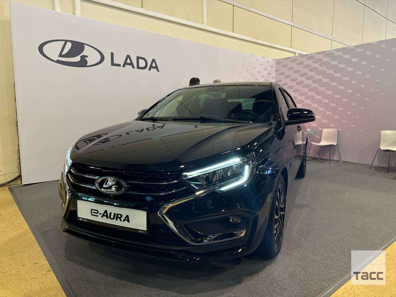 Ներկայացվել է Lada-e Aura էլեկտրական ավտոմեքենան (ԼՈՒՍԱՆԿԱՐՆԵՐ)