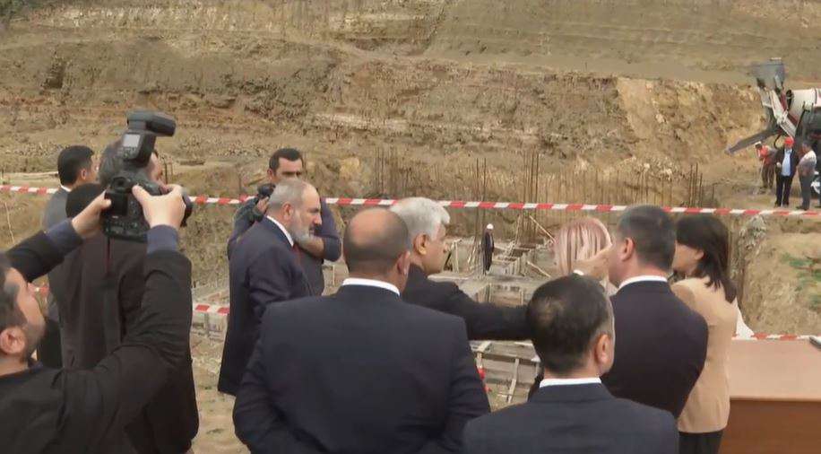 Модульная школа строится правительством в Довехе. Никол Пашинян (видео)