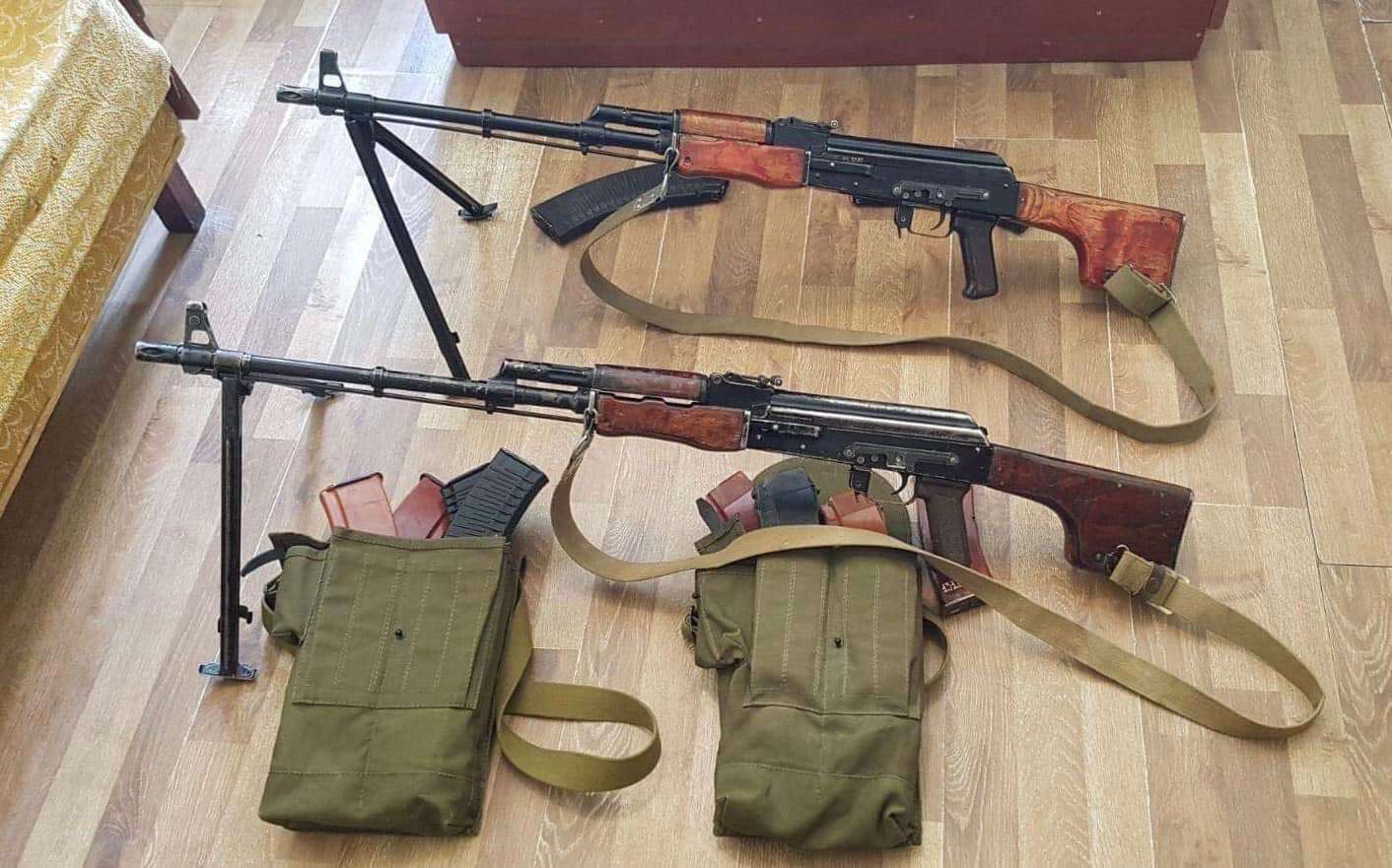 Полиция Армении обнаружила два пулемета в автомобиле в районе Сисиана