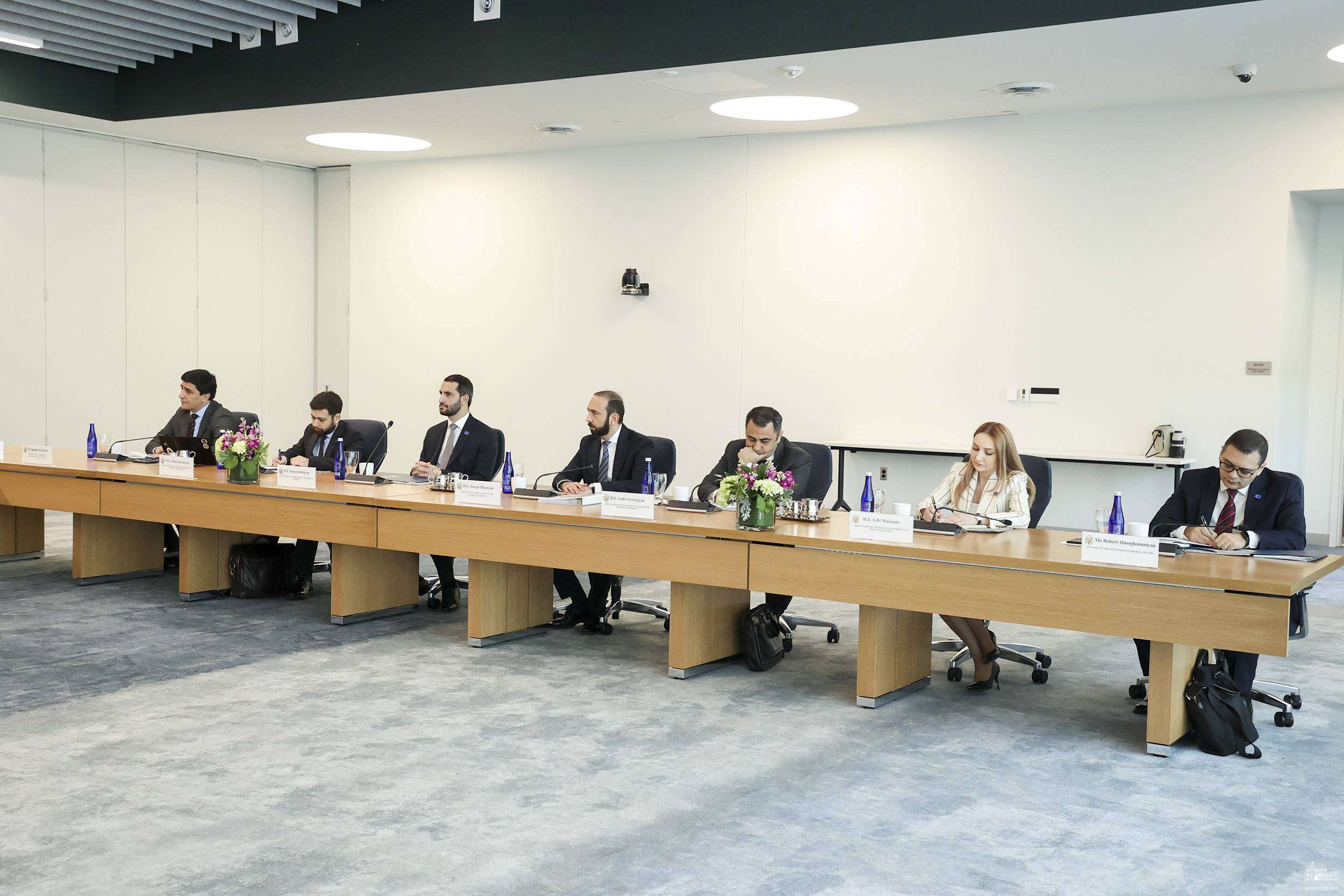 What issues were discussed at the Mirzoyan-Blinken-Bayramov meeting?