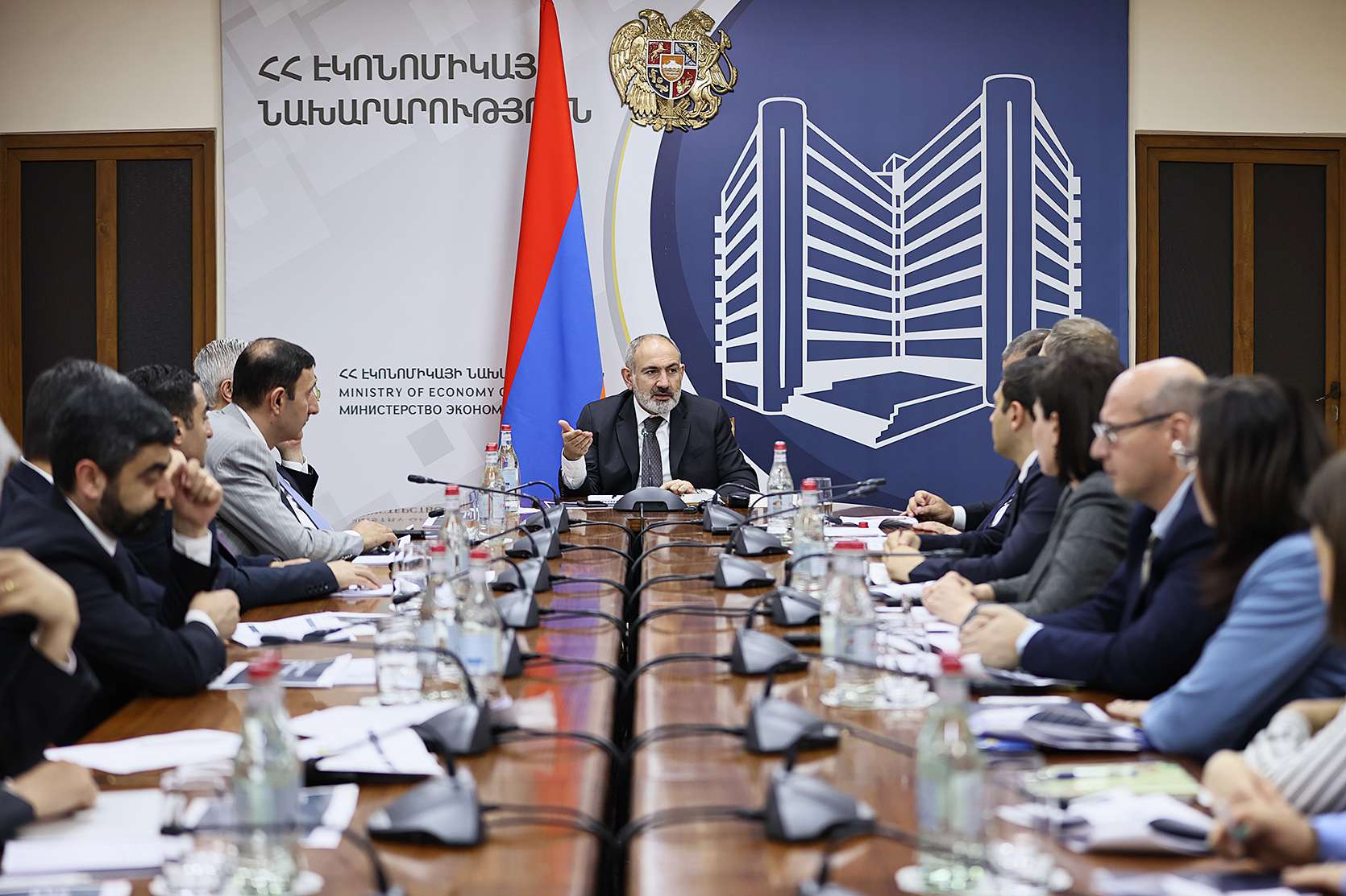 Վարչապետը հետաքրքրվել է  տեղացի գործարարներից մեկի միջազգային հայտնի բրենդը ՀՀ-ում գրանցելու պատմությամբ