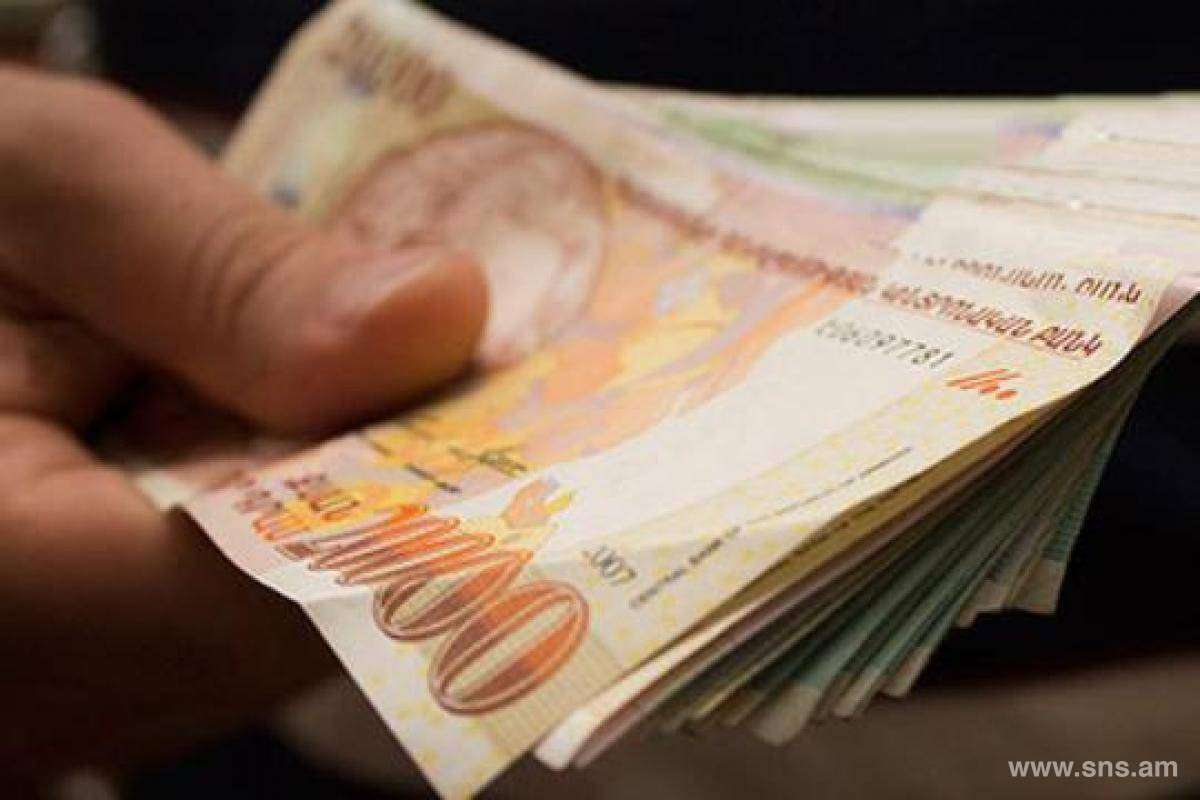 Կաշառքի համար ձերբակալվածներից մեկը ՊԵԿ պաշտոնյա է