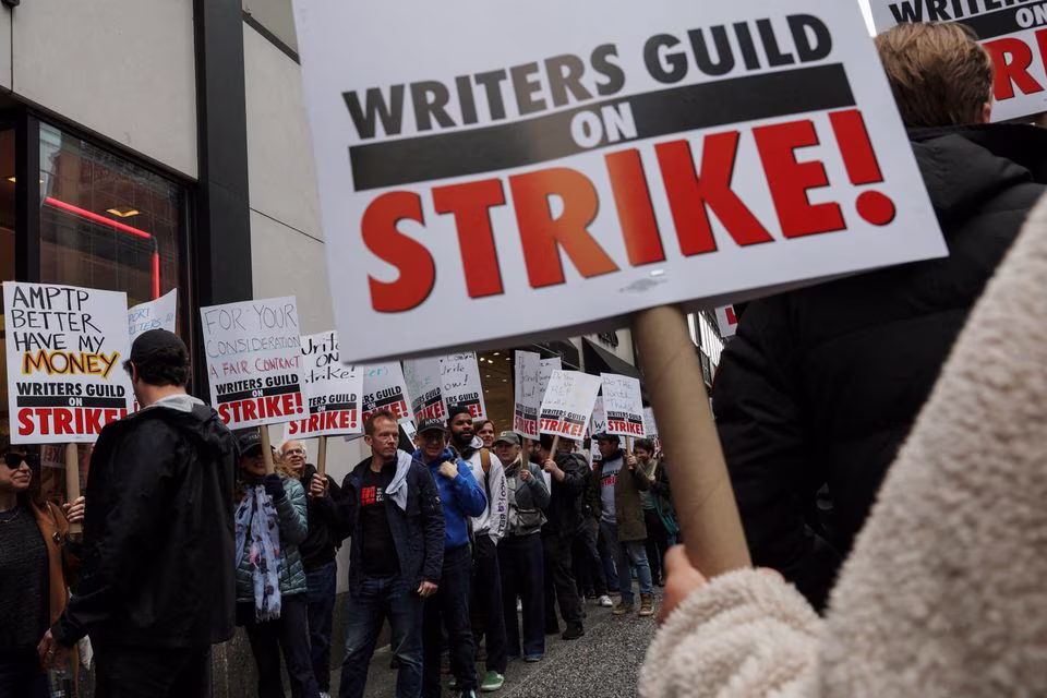 Hollywood screenwriters' war against artificial intelligence