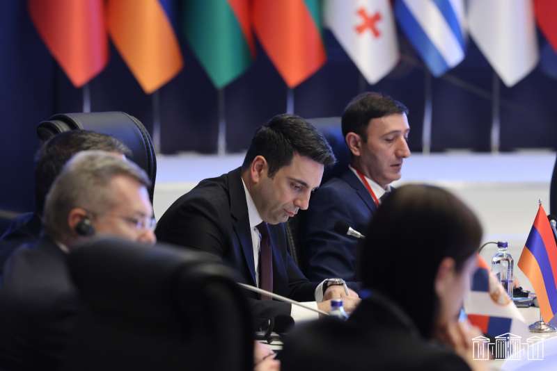 We have no territorial claims against our neighbors; Alain Simonyan