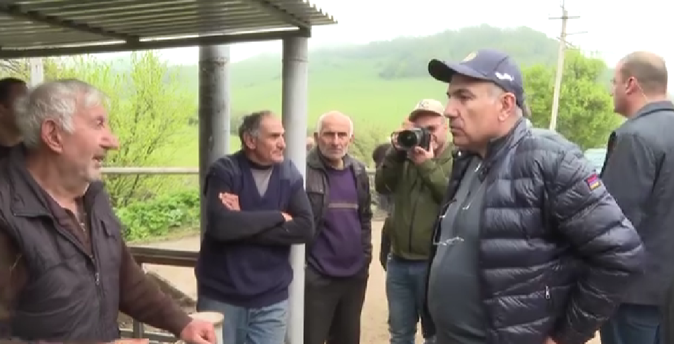 Հետաքրիր զրույց ունեցանք Իծաքարի բնակիչների հետ․ Փաշինյան