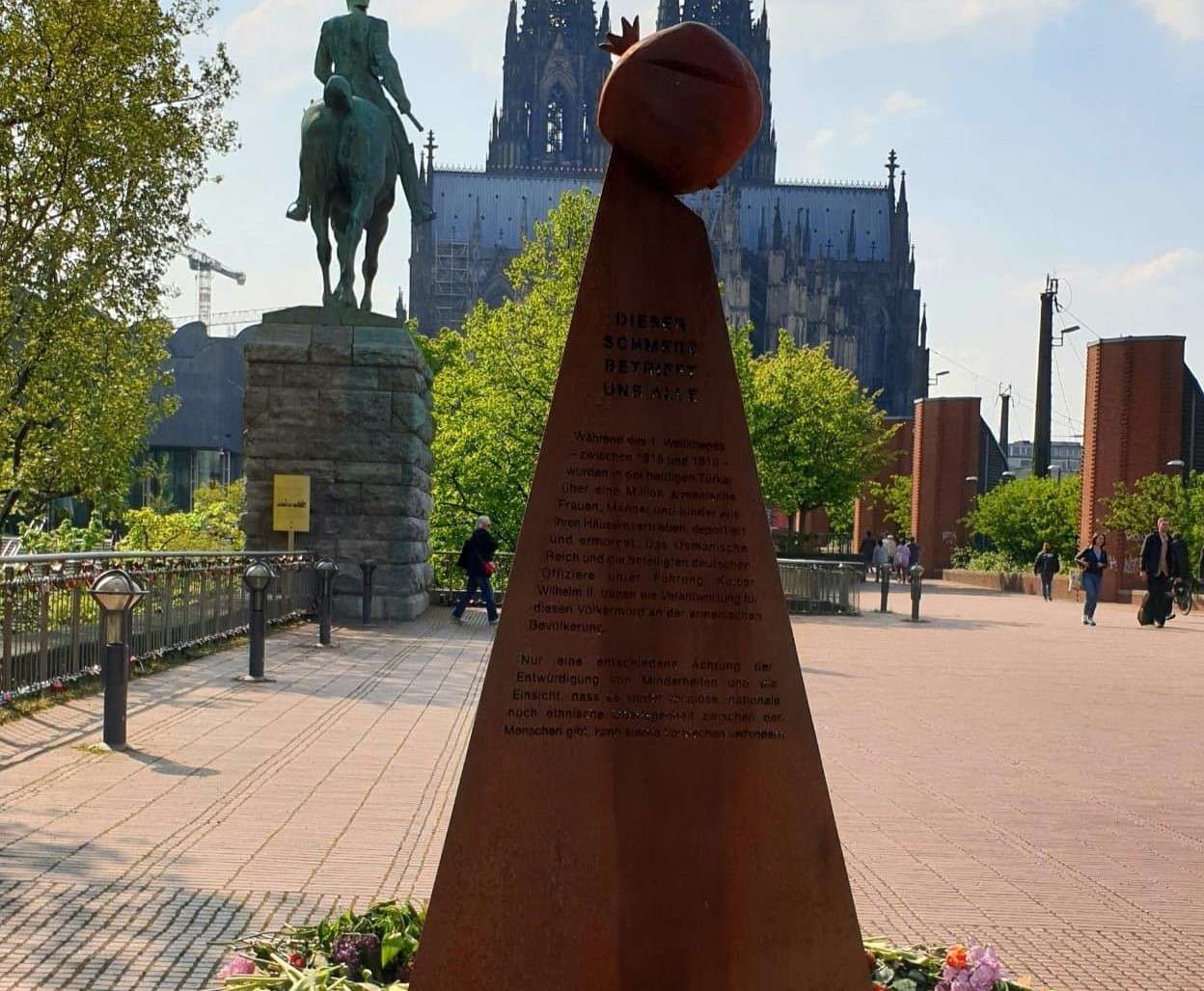 В посольстве разъяснили ситуацию вокруг Мемориала Геноцида армян в Кёльне