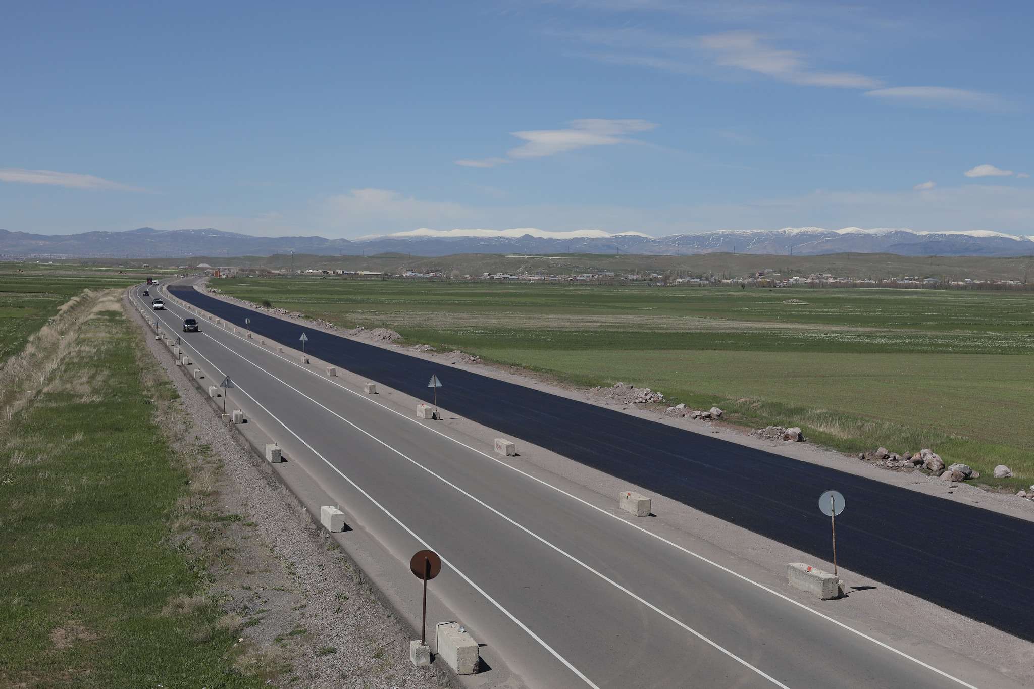 Լանջիկ-Գյումրի ճանապարհահատվածին իրականացվում են ասֆալտապատման աշխատանքներ (ԼՈՒՍԱՆԿԱՐՆԵՐ)