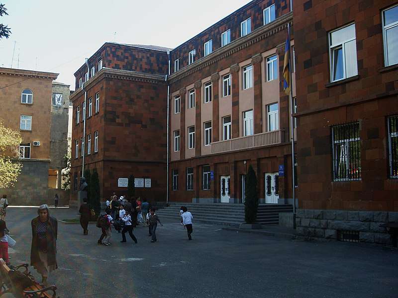 Պուշկինի դպրոցի տնօրենի պաշտոնավարման ժամկետն ավարտվել է. 2 անգամ չի հաղթել մրցույթը
