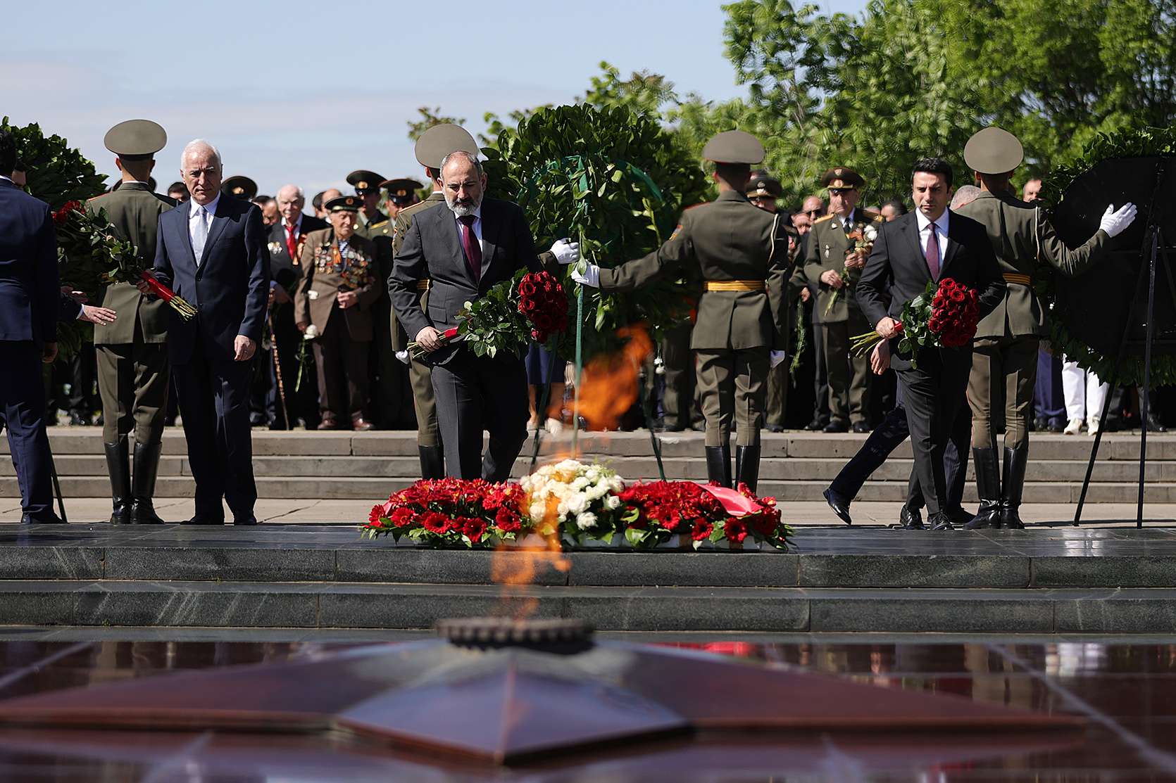 По случаю Дня Победы и мира высокопоставленные лица Армении посетили Парк Победы