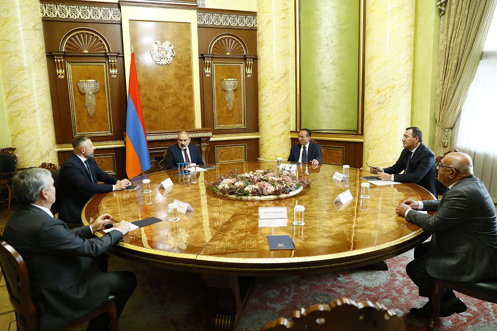 The Prime Minister met the leaders of extra-parliamentary political forces