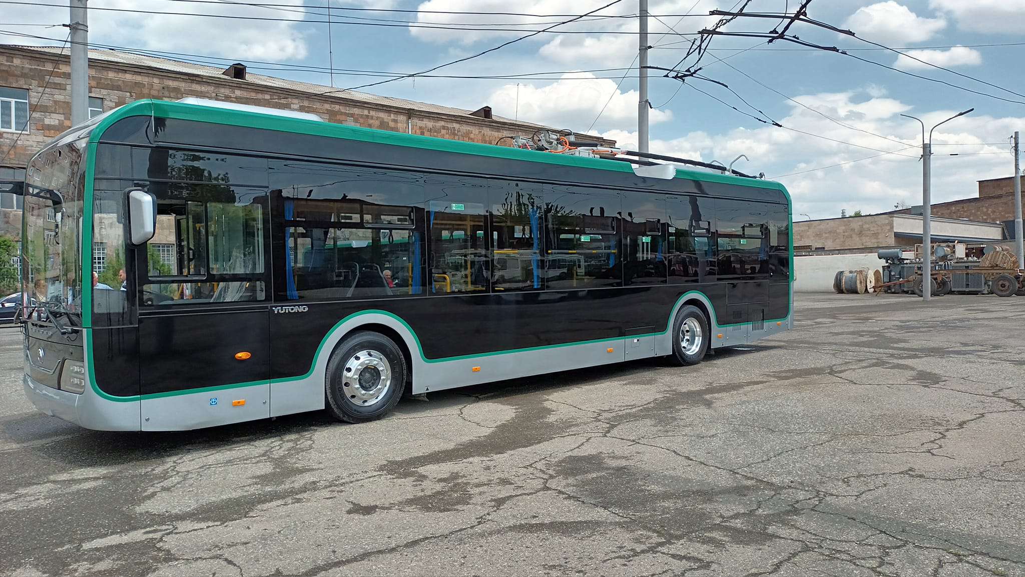 N2 և N10 երթուղիներում նախկին շարժակազմի հետ համատեղ երթուղի դուրս կգան տրոլեյբուսներ