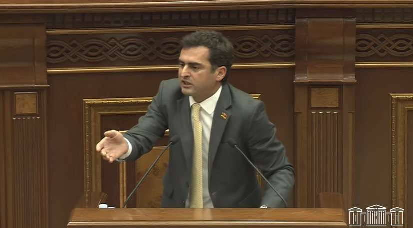 «Արա՛, Լևոն, նստի՛ տեղդ, դահլիճից դուրս կշպրտեմ». ԱԺ դահլիճում կրքերը թեժացան (ՏԵՍԱՆՅՈՒԹ)