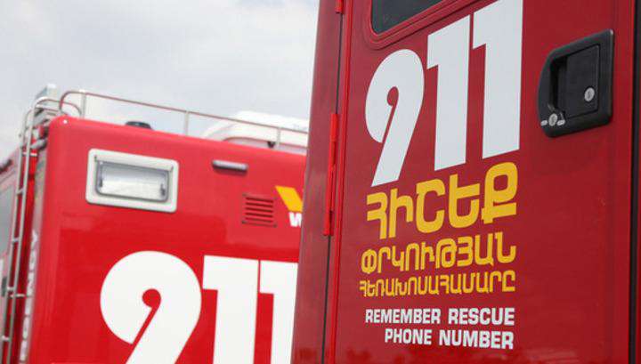 В результате ДТП в Абовяне загорелся автомобиль