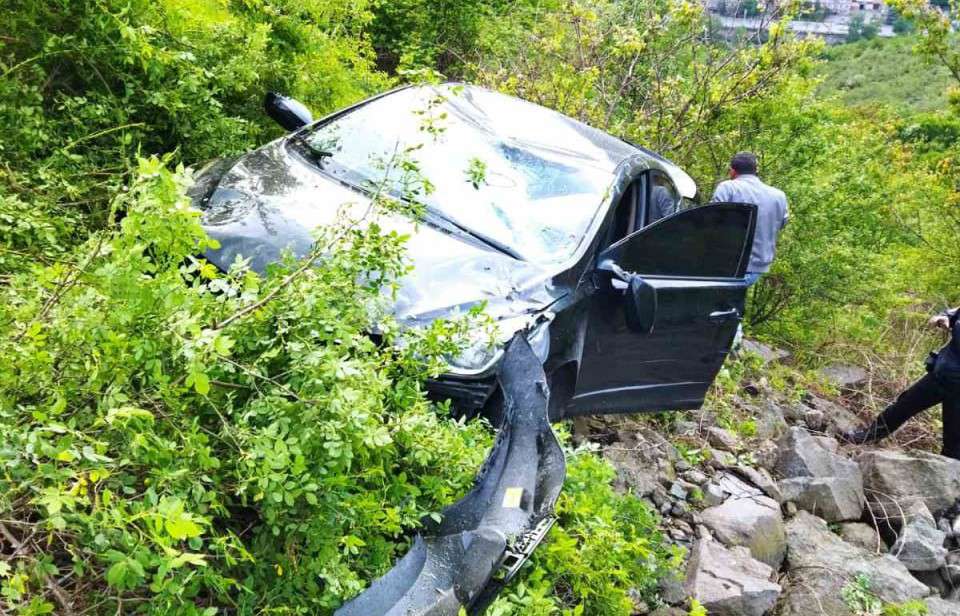 «Մենձ Էր» կոչվող քարայրի մոտակայքում մեքենան ընկել է ձորը. կա տուժած