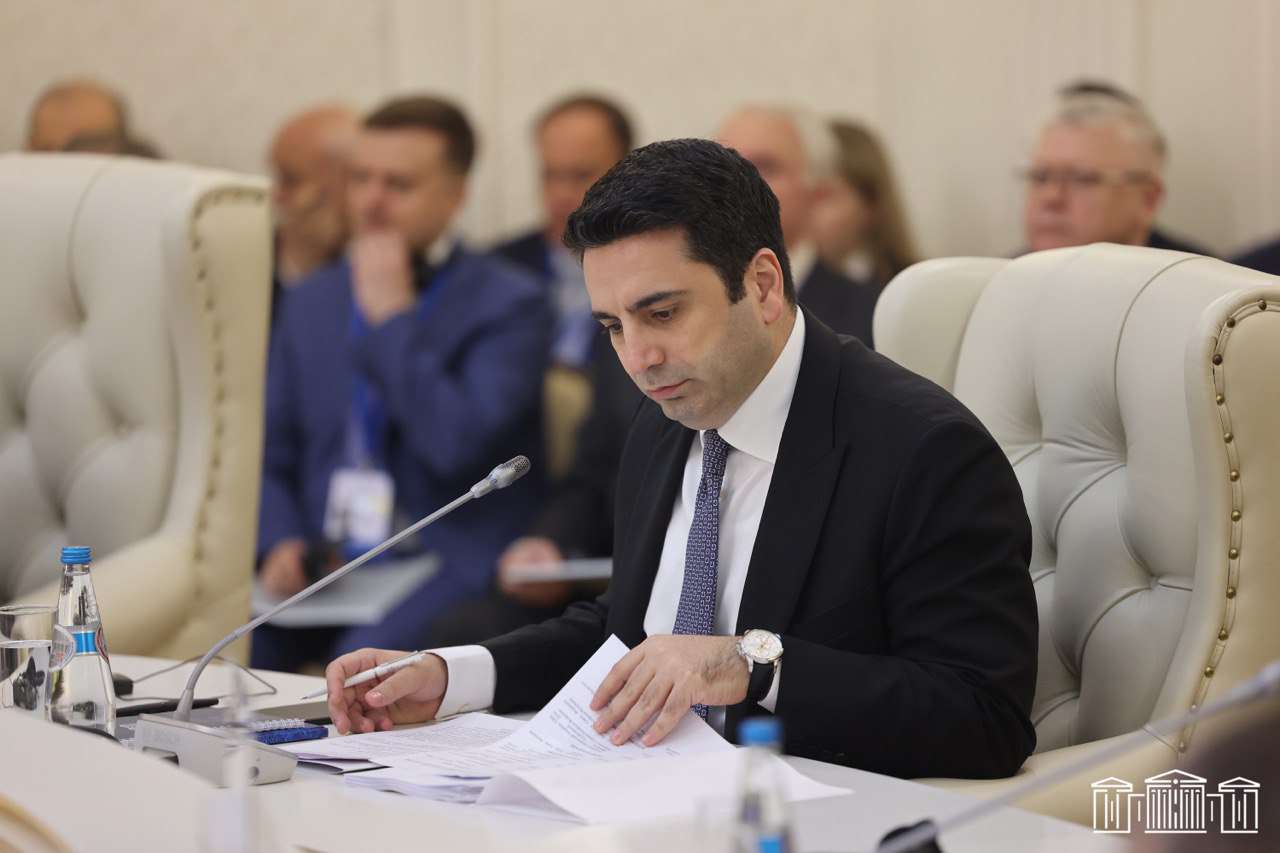 "If there is no direct dialogue between Baku and Stepanakert, the problem will not be solved;" Alain Simonyan