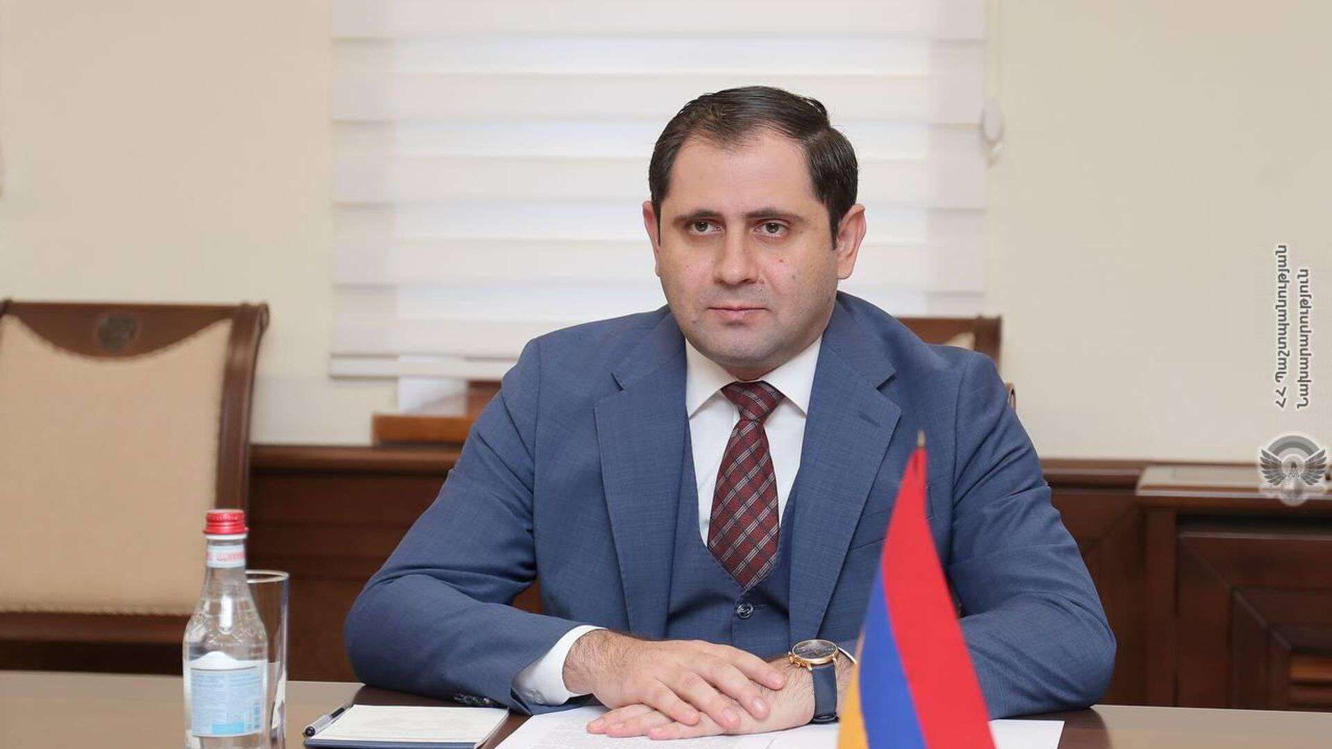 Сурен Папикян направил поздравительное послание по случаю Национального дня Франции