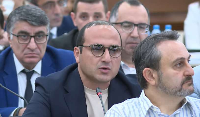 «Ոչ մի թշնամի չունեմ». ավագանու անդամը՝ կնոջ մեքենայի հրկիզման մասին