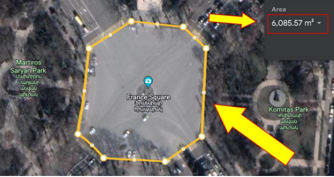 Площадь площади Франции составляет около 6 000 квадратных метров, на которой могут разместиться максимум 18 000 человек.