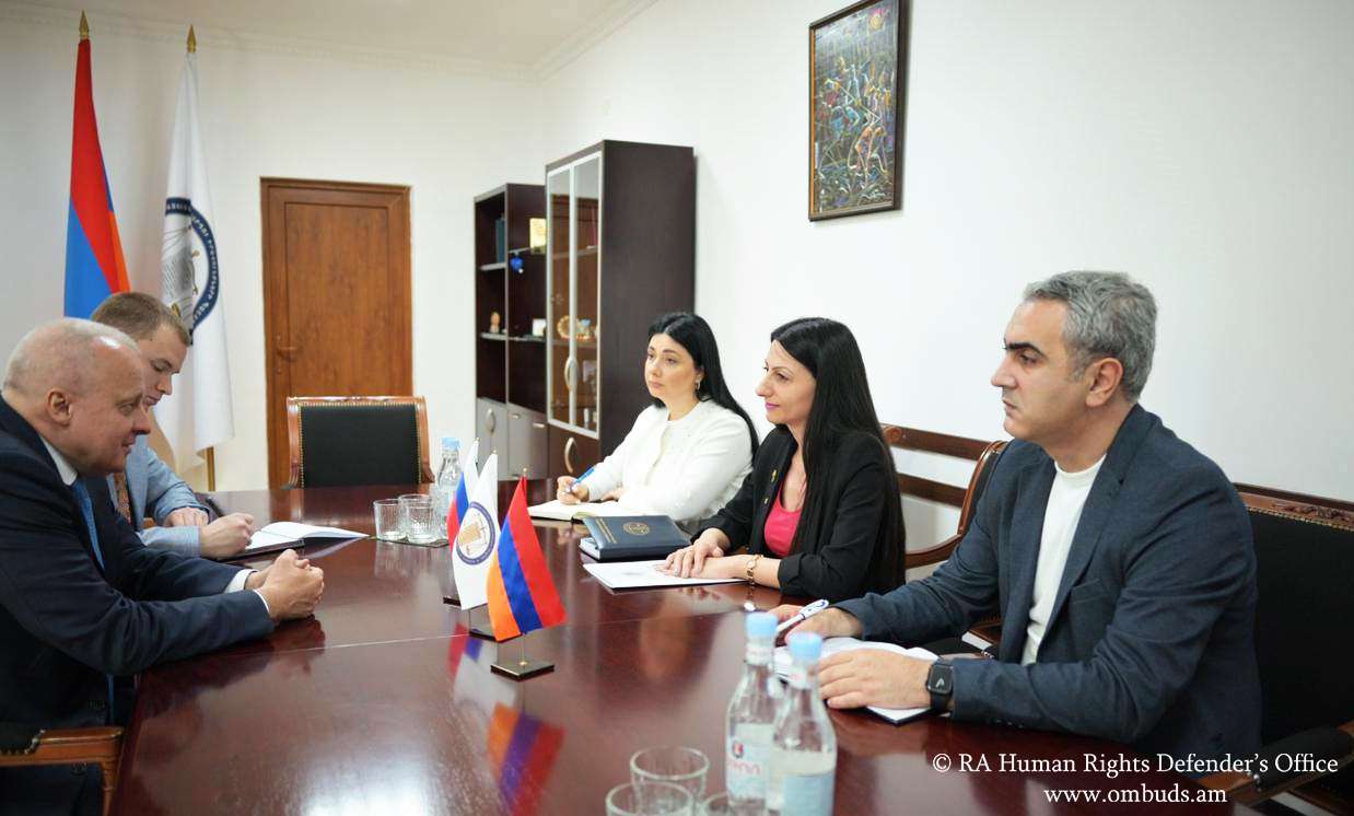 Անահիտ Մանասյանը ՌԴ դեսպանին է ներկայացրել սահմանամերձ բնակավայրերի բնակիչների իրավունքների պաշտպանությանը վերաբերելի հարցեր