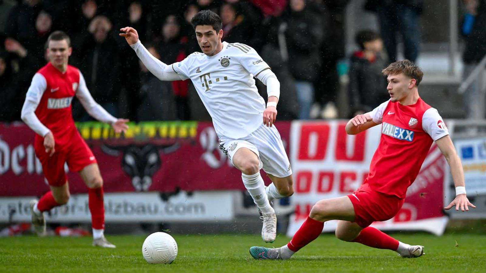 Hrant-Leon Ranos will sign a contract with Borussia in the coming days; Sky