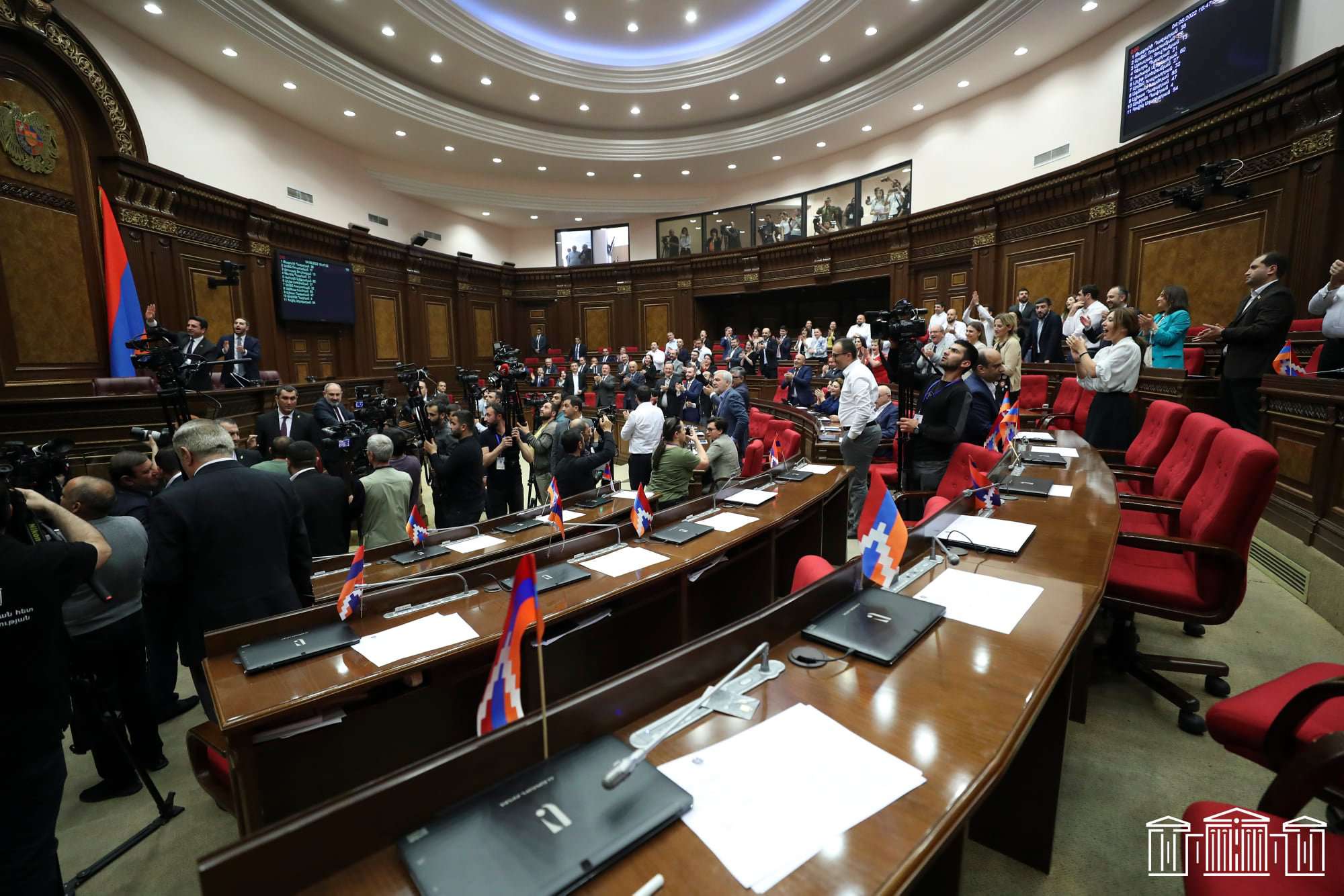 Оппозиция не примет участие в сессии вопросов и ответов с властью