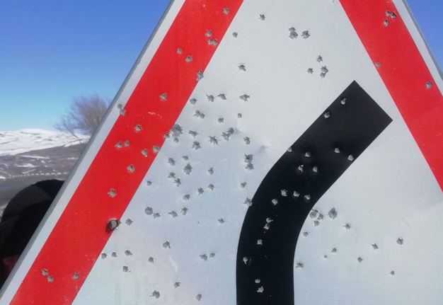 Ավտոճանապարհներին արձանագրվում են ճանապարհային նշանների վնասման, անհետացման դեպքեր