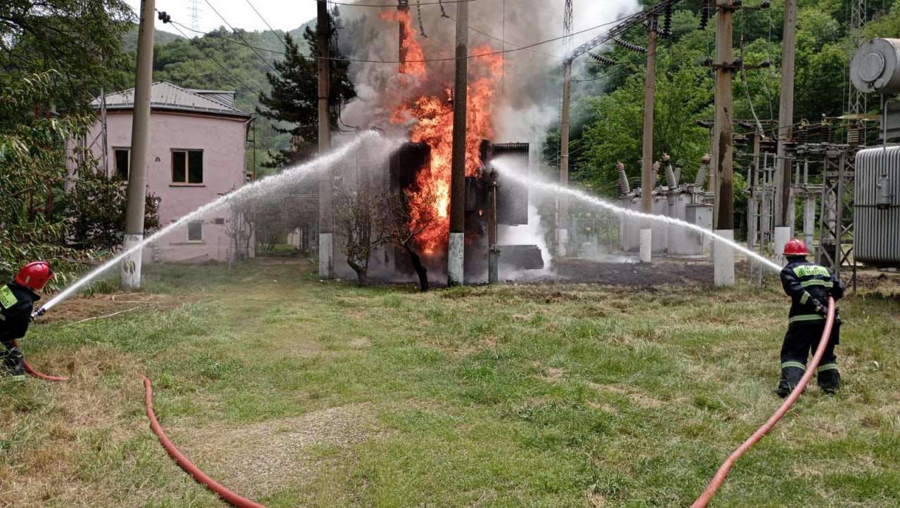 Հրդեհ է բռնկվել էլեկտրական ենթակայանում (ԼՈՒՍԱՆԿԱՐՆԵՐ)