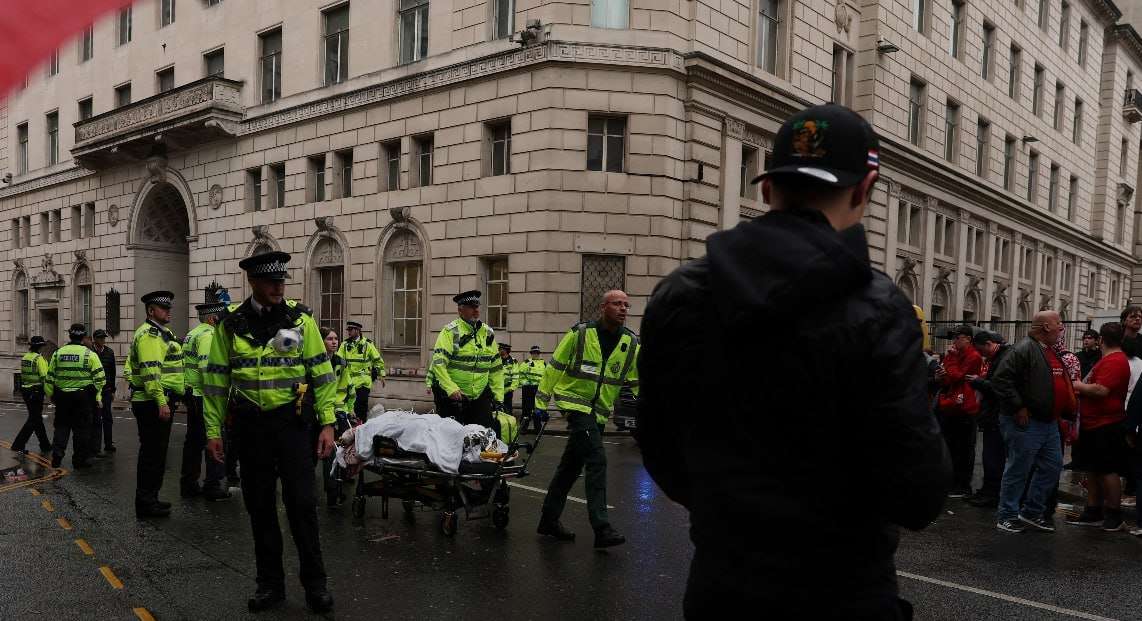 Լիվերպուլում մեքենան մխրճվել է ֆուտբոլային թիմի հաղթանակը տոնող ամբոխի մեջ