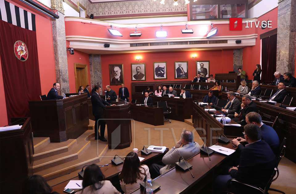 Վրաստանի խորհրդարանի կոմիտեն դրական է գնահատել վետոն չեղարկելու նախագահի նախագիծը